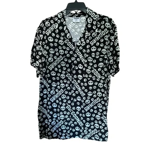 GOONIES print super comfortable rayon fabric Hawaiian shirt style short sleeve M - Picture 3 of 9
